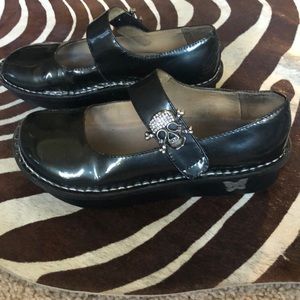 Women’s Alegria slip on